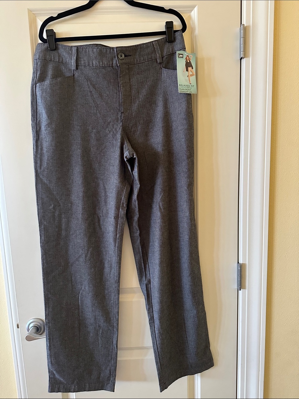 Lee Women’s Straight Leg Pants in Charcoal